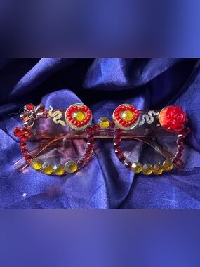 Kitty sunglasses embellished with rhinestones & charms